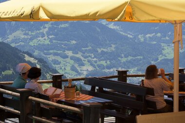 © SAELY PATRICK PHOTOGRAPHY