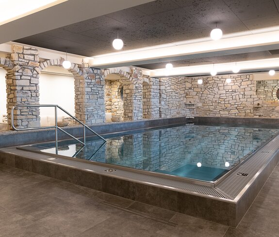 <p>Alpine Spa - Hallenbad</p> | © Aktiv & Spa Hotel Alpenrose