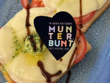 © Café und Eissalon MUNTERBUNT