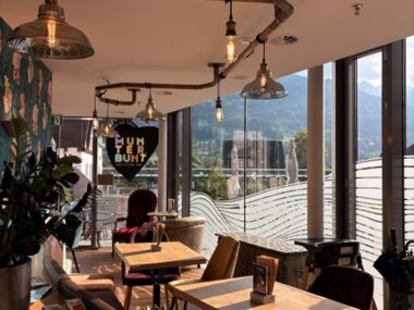 © Café und Eissalon MUNTERBUNT