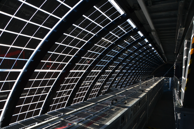 Pholotvoltaikmodule von einem Seilbahn Gebäude von innen | © Golm Silvretta Luenersee Tourismus GmbH Bregenz