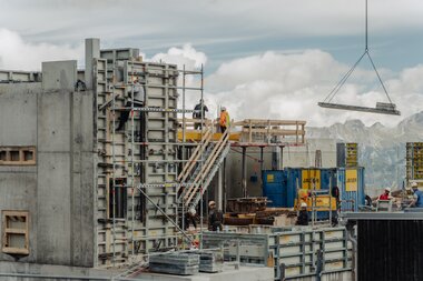 Aufnahme vom Rohbau von der Baustelle Neubau Bergrestaurant Grüneck | © Golm Silvretta Lünersee Tourismus GmbH Bregenz, Philipp Schilcher