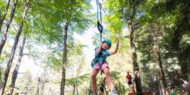 Child climbing in the Waldseilpark-Golm | © Golm Silvretta Lünersee Tourismus GmbH Bregenz, Mathaeus Gartner